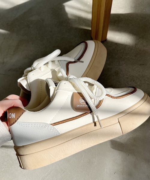 Nana(ナナ)（ナナ）の「ベージュソールフラットスニーカー（スニーカー・レディース・ブラウン/ネイビー・24.0cm/23.5cm/24.5cm/23.0cm）」の8枚目の写真