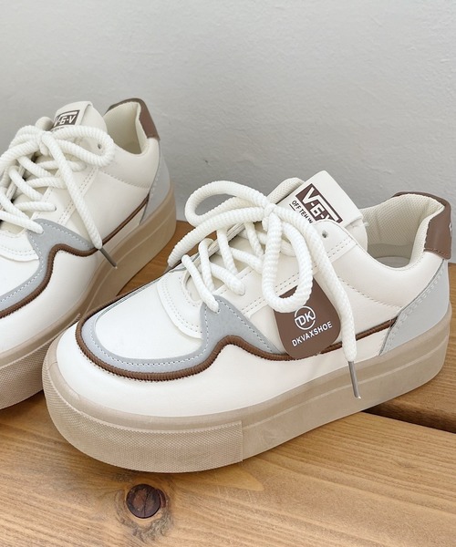 Nana(ナナ)（ナナ）の「ベージュソールフラットスニーカー（スニーカー・レディース・ブラウン/ネイビー・24.0cm/23.5cm/24.5cm/23.0cm）」の10枚目の写真