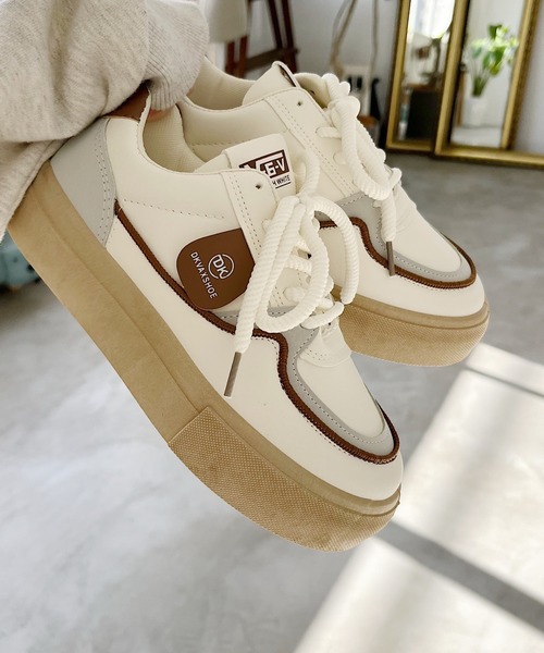 Nana(ナナ)（ナナ）の「ベージュソールフラットスニーカー（スニーカー・レディース・ブラウン/ネイビー・24.0cm/23.5cm/24.5cm/23.0cm）」の11枚目の写真