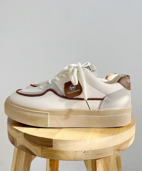 Nana(ナナ)（ナナ）の「ベージュソールフラットスニーカー（スニーカー・レディース・ブラウン/ネイビー・24.0cm/23.5cm/24.5cm/23.0cm）」の12枚目の写真