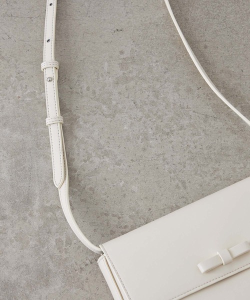 EFOLE（エフォル）の「Mini ribbon flap shoulderbag / ミニリボン フラップ ショルダー バッグ（ショルダーバッグ・レディース・オフホワイト/イエロー/ブラック・FREE）」の9枚目の写真