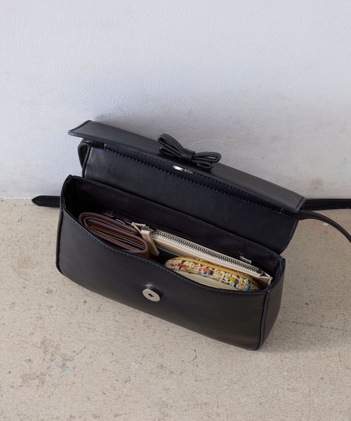 EFOLE（エフォル）の「Mini ribbon flap shoulderbag / ミニリボン フラップ ショルダー バッグ（ショルダーバッグ・レディース・オフホワイト/イエロー/ブラック・FREE）」の14枚目の写真