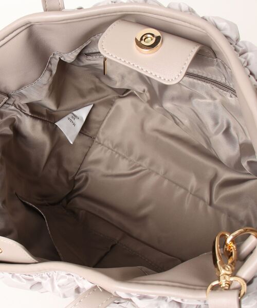 LA BAGAGERIE（ラバガジェリー）の「ポップコーンキルト2WAYトート Mサイズ（トートバッグ・レディース・ブラック/ライトグリーン/グレイッシュベージュ/ダークグレー・FREE）」の10枚目の写真