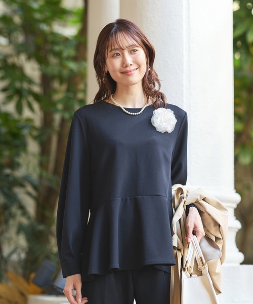 Honeys（ハニーズ）の「ペプラムトップス（Tシャツ/カットソー・レディース・ネイビー/ブラック/グレイッシュベージュ/ベージュ・L/LL/M/3L/S）」の6枚目の写真