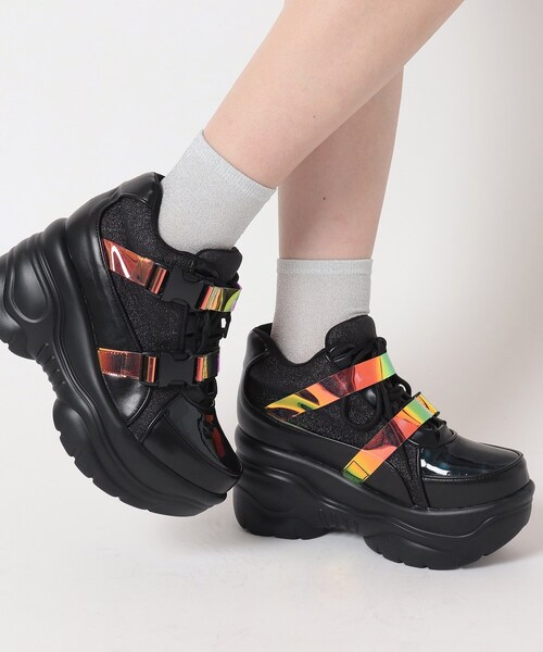 cs T&P（シーエスティーアンドピー）の「厚底グリッタースニーカー（スニーカー・レディース・ホワイト/ピンク系/ブルー/ブラック・LL/L/S/M）」の2枚目の写真