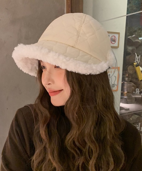 STYLEBLOCK（スタイルブロック）の「キルティング×ボアデザインキャップ（キャップ・レディース・カーキ/ブラウン/ブラック/ベージュ・FREE）」の3枚目の写真