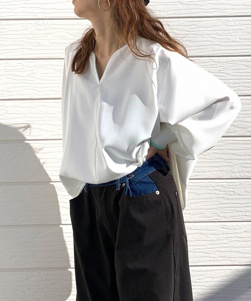 Q(キュー)の「キーネックパイピングブラウス(シャツ/ブラウス・レディース・ホワイト/ブラック・MEDIUM)」の7枚目の写真