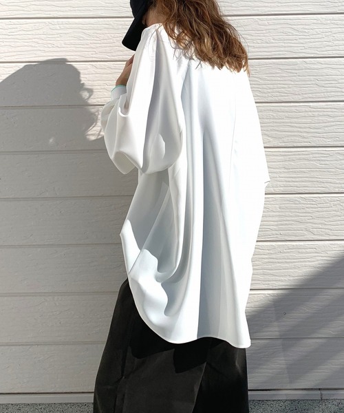 Q(キュー)の「キーネックパイピングブラウス(シャツ/ブラウス・レディース・ホワイト/ブラック・MEDIUM)」の8枚目の写真