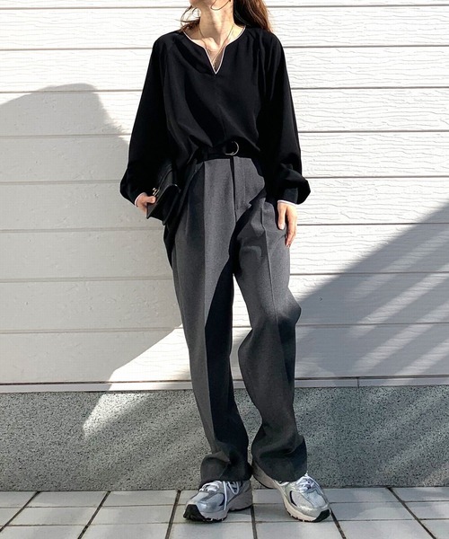 Q(キュー)の「キーネックパイピングブラウス(シャツ/ブラウス・レディース・ホワイト/ブラック・MEDIUM)」の13枚目の写真