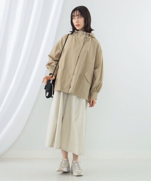 Ray BEAMS(レイビームス)の「Ray BEAMS / バック フレア マウンテンパーカー(マウンテンパーカー・レディース・ベージュ/オリーブ/ネイビー・0/1)」の4枚目の写真