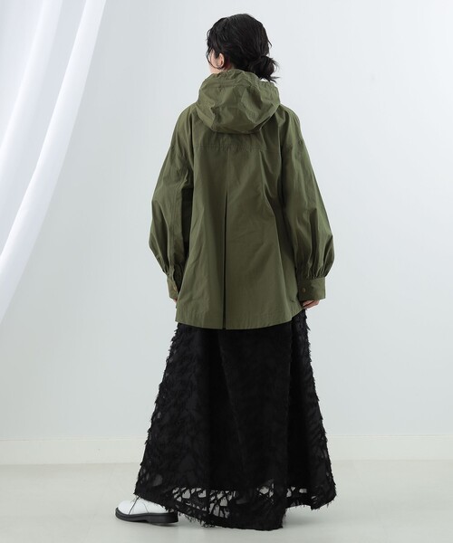 Ray BEAMS(レイビームス)の「Ray BEAMS / バック フレア マウンテンパーカー(マウンテンパーカー・レディース・ベージュ/オリーブ/ネイビー・0/1)」の19枚目の写真