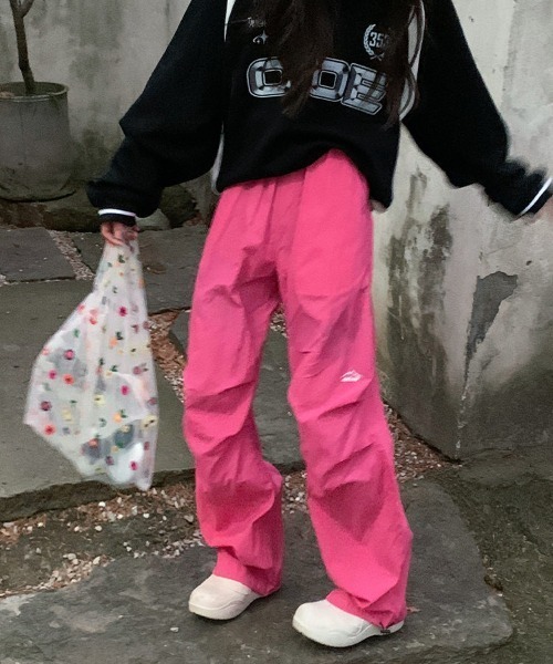 MGV(エムジーヴィー)の「ワンポイントナイロンカラーパンツ(その他パンツ・メンズ・グリーン/ピンク/イエロー/ブラック/ライトブルー・MEDIUM/LARGE/X-LARGE)」の5枚目の写真
