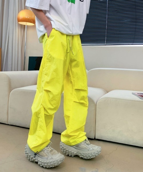MGV(エムジーヴィー)の「ワンポイントナイロンカラーパンツ(その他パンツ・メンズ・グリーン/ピンク/イエロー/ブラック/ライトブルー・MEDIUM/LARGE/X-LARGE)」の4枚目の写真