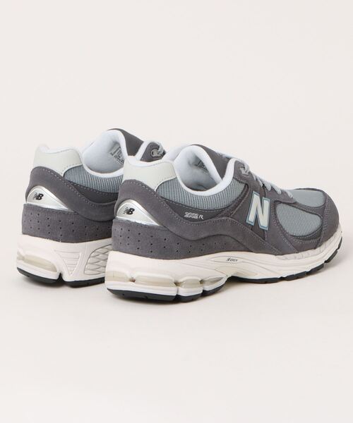 NEW BALANCE(ニューバランス)の「【NEW BALANCE】M2002RF(スニーカー・メンズ・ダークグレー・27.5cm/28cm/28.5cm/26.5cm/27cm/29cm)」の2枚目の写真