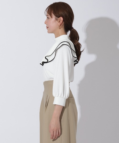 AND COUTURE（アンドクチュール）の「配色フリルケープブラウス（シャツ/ブラウス・レディース・オフホワイト/ライトグレー/ネイビー・FREE）」の21枚目の写真