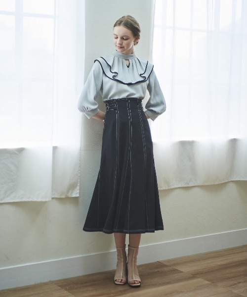 AND COUTURE（アンドクチュール）の「配色フリルケープブラウス（シャツ/ブラウス・レディース・オフホワイト/ライトグレー/ネイビー・FREE）」の13枚目の写真