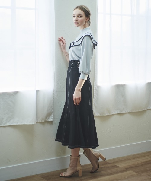 AND COUTURE（アンドクチュール）の「配色フリルケープブラウス（シャツ/ブラウス・レディース・オフホワイト/ライトグレー/ネイビー・FREE）」の11枚目の写真