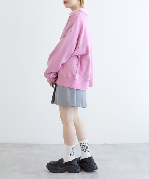 w closet（ダブルクローゼット）の「エンブレム刺しゅうプルオーバー