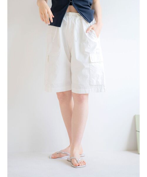 Ungrid(アングリッド)の「スクエアトゥフェイクレザーサンダル(サンダル・レディース・シルバー/ブラック/オフホワイト・S/M/L)」の8枚目の写真