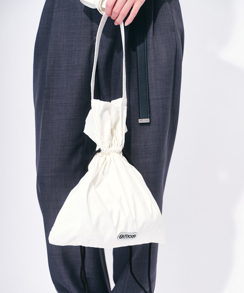OUTDOOR PRODUCTS Usual Things(アウトドアプロダクツユージュアルシングス)の「EVERYDAY BAG MEDIUM(ショルダーバッグ・レディース・ネイビー/パープル/ホワイト/グリーン/ブラック・FREE)」の8枚目の写真
