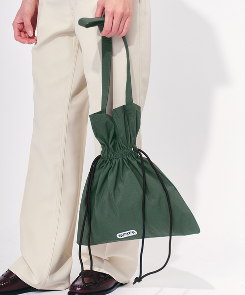 OUTDOOR PRODUCTS Usual Things(アウトドアプロダクツユージュアルシングス)の「EVERYDAY BAG MEDIUM(ショルダーバッグ・レディース・ネイビー/パープル/ホワイト/グリーン/ブラック・FREE)」の11枚目の写真