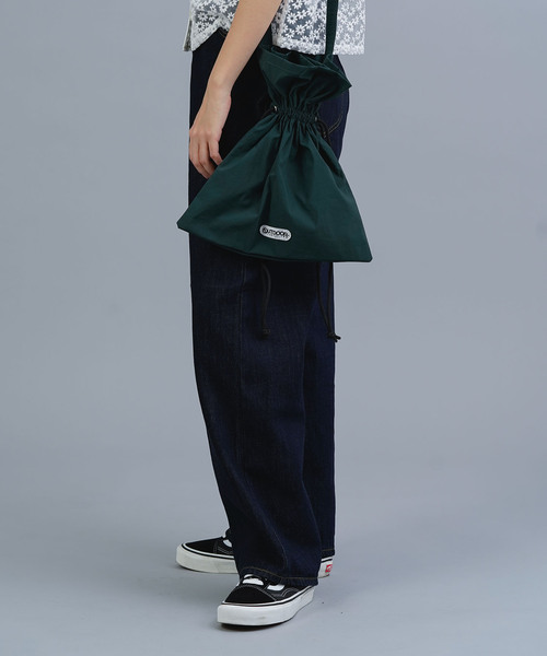 OUTDOOR PRODUCTS Usual Things(アウトドアプロダクツユージュアルシングス)の「EVERYDAY BAG MEDIUM(ショルダーバッグ・レディース・ネイビー/パープル/ホワイト/グリーン/ブラック・FREE)」の18枚目の写真