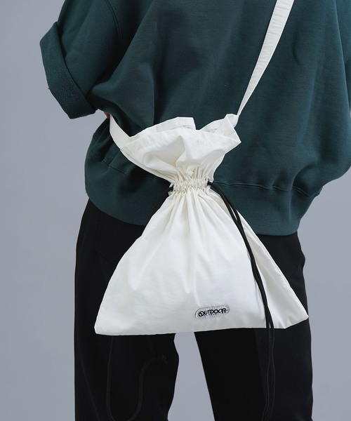 OUTDOOR PRODUCTS Usual Things(アウトドアプロダクツユージュアルシングス)の「EVERYDAY BAG MEDIUM(ショルダーバッグ・レディース・ネイビー/パープル/ホワイト/グリーン/ブラック・FREE)」の20枚目の写真