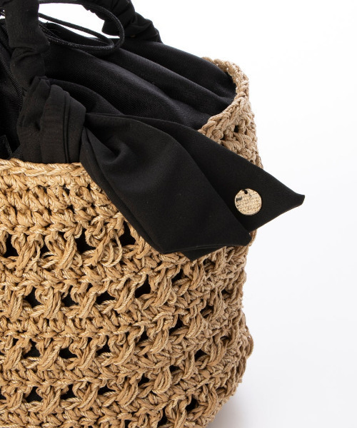 cache cache（カシュ カシュ）の「カシュカシュ cachecache / 下がりリボン柄編みトートバッグ（かごバッグ・レディース・ブルー/グリーン/ベージュ系その他/ラベンダー/マスタード/オレンジ/ブラック・FREE）」の11枚目の写真