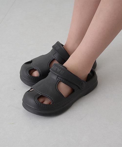 Lycee mine(リセマイン)の「【フロントカバーで安心】EVAサンダル(サンダル・キッズ・モスグリーン/オフホワイト/ライトピンク/ブラック/エメラルド/イエロー・18cm/17cm/16cm/14cm/15cm)」の3枚目の写真