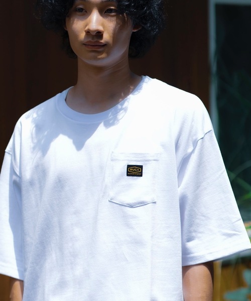 RVCA（ルーカ）の「RVCA メンズ AMERICANA LABEL POCKET TEE Ｔシャツ 【2024年春夏モデル】/ルーカ半袖ワンポイントポケットTシャツ（Tシャツ/カットソー・メンズ・オレンジ系その他/ブラック/ホワイト/ダークネイビー・X-LARGE/SMALL/MEDIUM/LARGE）」の5枚目の写真