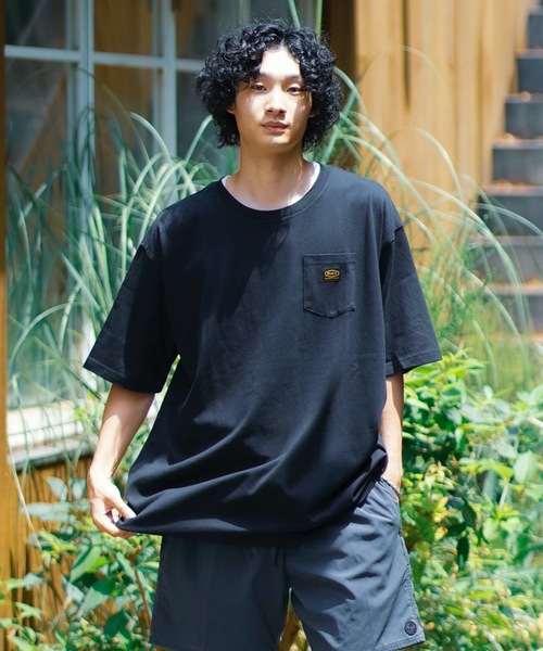 RVCA（ルーカ）の「RVCA メンズ AMERICANA LABEL POCKET TEE Ｔシャツ 【2024年春夏モデル】/ルーカ半袖ワンポイントポケットTシャツ（Tシャツ/カットソー・メンズ・オレンジ系その他/ブラック/ホワイト/ダークネイビー・X-LARGE/SMALL/MEDIUM/LARGE）」の8枚目の写真