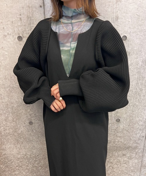 byYOUANCE(バイユアンス)の「ボリュームスリーブニットボレロ(カーディガン/ボレロ・レディース・グリーン/アイボリー/ブラック・FREE)」の3枚目の写真
