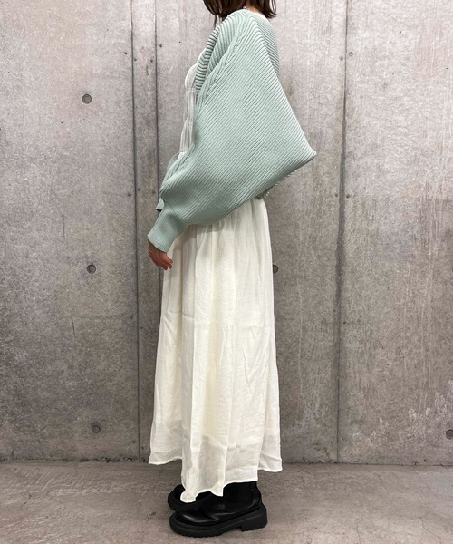 byYOUANCE(バイユアンス)の「ボリュームスリーブニットボレロ(カーディガン/ボレロ・レディース・グリーン/アイボリー/ブラック・FREE)」の18枚目の写真