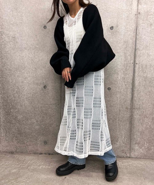 byYOUANCE(バイユアンス)の「ボリュームスリーブニットボレロ(カーディガン/ボレロ・レディース・グリーン/アイボリー/ブラック・FREE)」の10枚目の写真