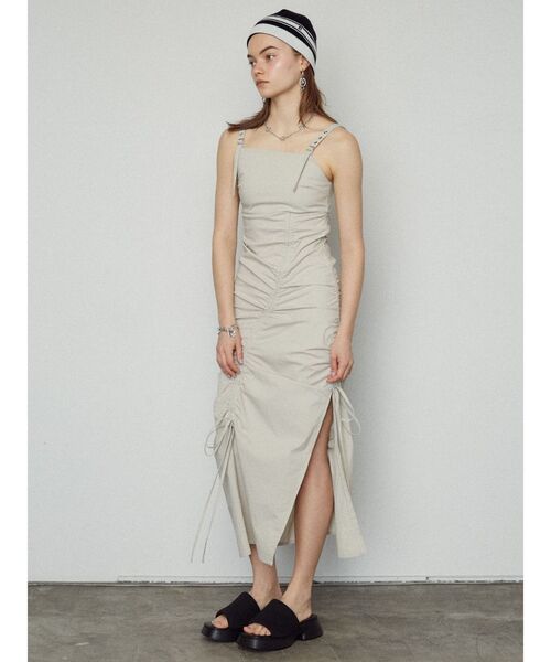 EMODA（エモダ）の「ドローストリングナイロンマキシワンピース（ワンピース・レディース・ブラック/アイボリー/カーキ・FREE）」の5枚目の写真