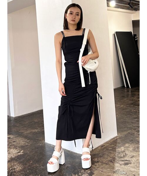 EMODA（エモダ）の「ドローストリングナイロンマキシワンピース（ワンピース・レディース・ブラック/アイボリー/カーキ・FREE）」の21枚目の写真