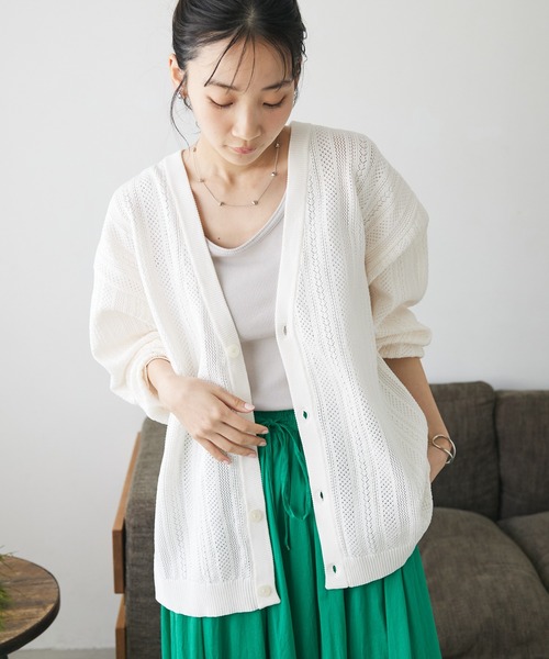 CRAFT STANDARD BOUTIQUE(クラフトスタンダードブティック)の「【ユニセックス】オープンワーク Vネックニットカーディガン(カーディガン/ボレロ・レディース・ネイビー/ベージュ/チャコールグレー/アイボリー・M/L/XL)」の2枚目の写真
