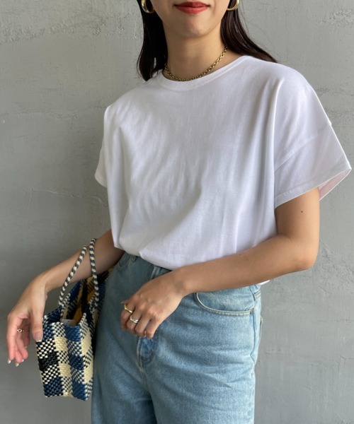 ORCIVAL（オーシバル）の「[ORCIVAL/オーシバル] ワイドシルエット ボートネックTシャツ（Tシャツ/カットソー・レディース・グレイッシュベージュ/レッド/ブルー/ホワイト/ブラック・1）」の2枚目の写真