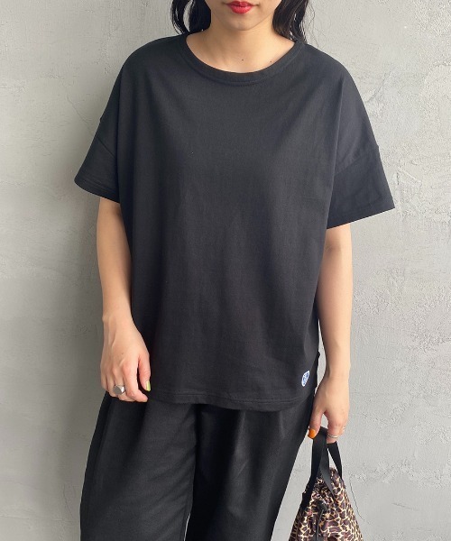 ORCIVAL（オーシバル）の「[ORCIVAL/オーシバル] ワイドシルエット ボートネックTシャツ（Tシャツ/カットソー・レディース・グレイッシュベージュ/レッド/ブルー/ホワイト/ブラック・1）」の13枚目の写真