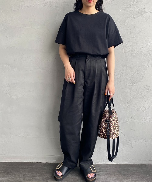 ORCIVAL（オーシバル）の「[ORCIVAL/オーシバル] ワイドシルエット ボートネックTシャツ（Tシャツ/カットソー・レディース・グレイッシュベージュ/レッド/ブルー/ホワイト/ブラック・1）」の6枚目の写真