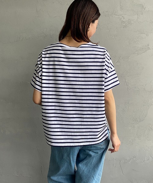 ORCIVAL（オーシバル）の「[ORCIVAL/オーシバル] ワイドシルエット ボートネックTシャツ（Tシャツ/カットソー・レディース・グレイッシュベージュ/レッド/ブルー/ホワイト/ブラック・1）」の21枚目の写真
