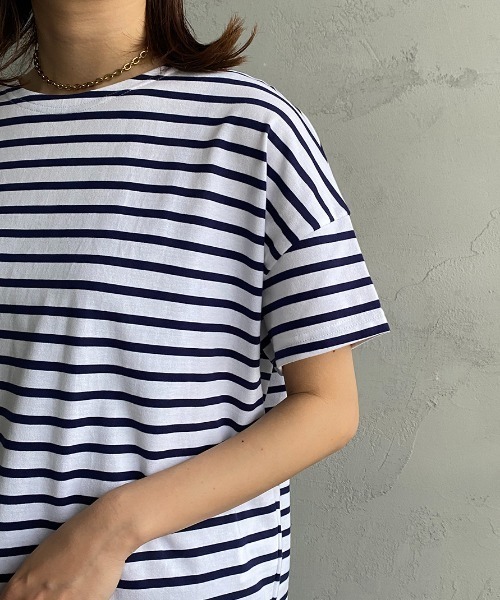 ORCIVAL（オーシバル）の「[ORCIVAL/オーシバル] ワイドシルエット ボートネックTシャツ（Tシャツ/カットソー・レディース・グレイッシュベージュ/レッド/ブルー/ホワイト/ブラック・1）」の22枚目の写真