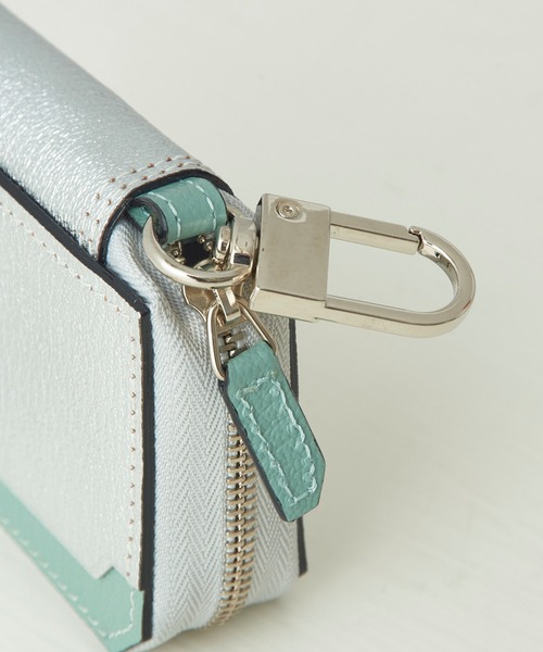 L'arcobaleno（ラルコバレーノ）の「【L'arcobaleno】別注カラーあり ラルコバレーノ スマートWキーケース（キーケース/キーアクセサリー・レディース・アイボリー/グレイッシュベージュ/ベージュ/シルバー/ベージュ系その他2/ブラック/ラベンダー/レッド/グリーン/ネイビー・FREE）」の14枚目の写真