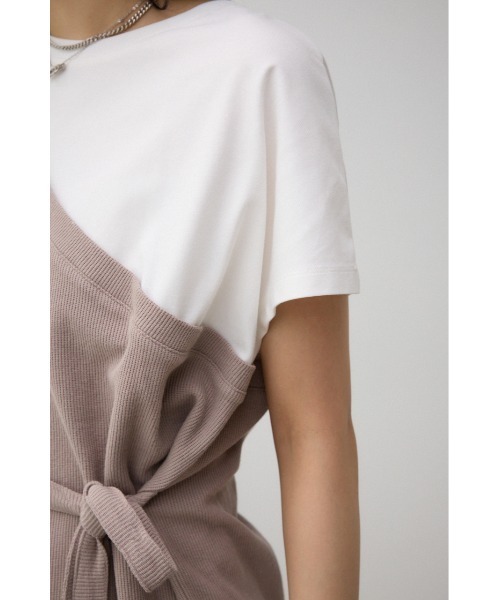 AZUL by moussy(アズールバイマウジー)の「ワンショルダービスチェトップス(Tシャツ/カットソー・レディース・ベージュ/グレー/ダークオレンジ/ブラック・SMALL/MEDIUM)」の12枚目の写真