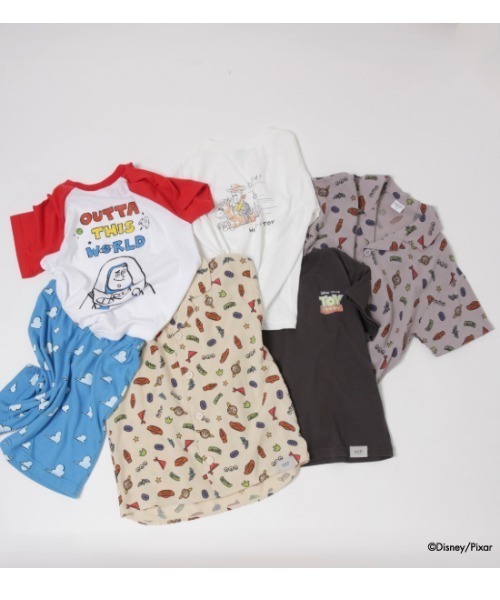 and D. petit main(アンドディープティマイン)の「【親子リンク】【Disney】Kidsトイストーリー/総柄半袖シャツ(シャツ/ブラウス・キッズ・グレイッシュベージュ/ライトグレー・130cm/140cm/110cm/100cm/120cm/150cm)」の9枚目の写真