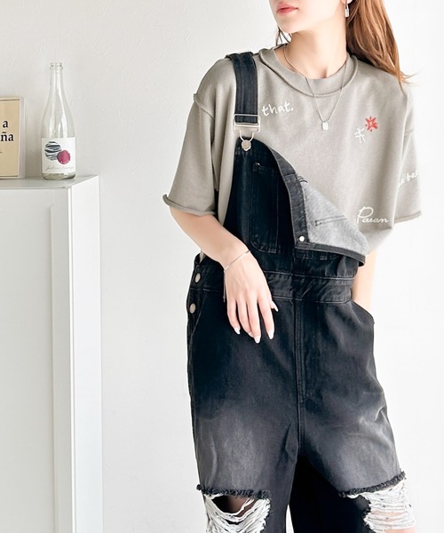 classicalelf(クラシカルエルフ)の「後ろ姿までぬかりなくオシャレにキマる。ランダム刺繍裏毛ハーフスリーブTシャツ(Tシャツ/カットソー・レディース・オートミール/チャコール/ホワイト/グレイッシュベージュ・X-LARGE/SMALL/MEDIUM/LARGE)」の13枚目の写真