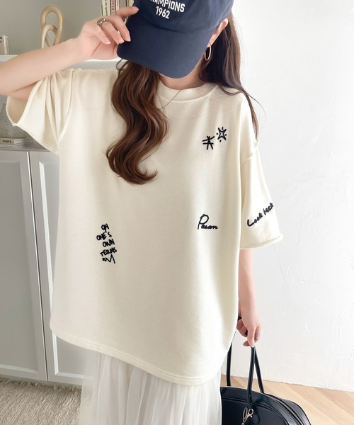 classicalelf(クラシカルエルフ)の「後ろ姿までぬかりなくオシャレにキマる。ランダム刺繍裏毛ハーフスリーブTシャツ(Tシャツ/カットソー・レディース・オートミール/チャコール/ホワイト/グレイッシュベージュ・X-LARGE/SMALL/MEDIUM/LARGE)」の20枚目の写真