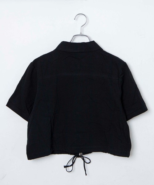 Figments（フィグメンツ）の「クロップトZIP半袖シャツ（シャツ/ブラウス・レディース・ホワイト/ブラック・FREE）」の11枚目の写真