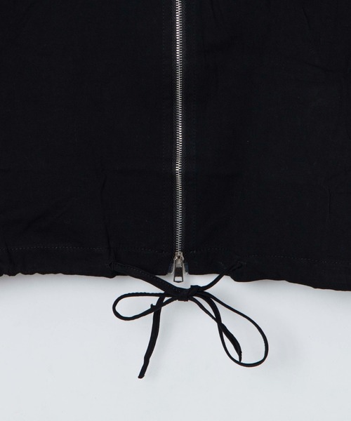 Figments（フィグメンツ）の「クロップトZIP半袖シャツ（シャツ/ブラウス・レディース・ホワイト/ブラック・FREE）」の15枚目の写真