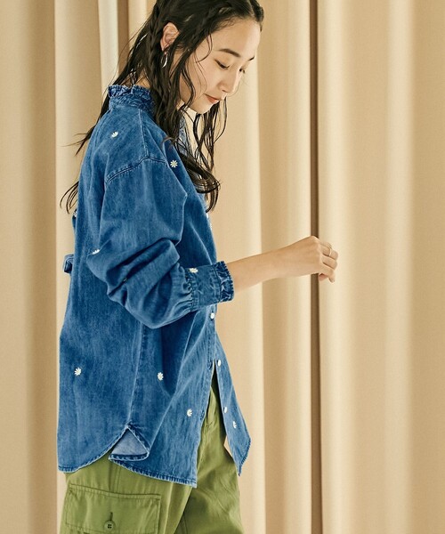 coen(コーエン)の「フラワー刺繍2WAYデニムブラウス(シャツ/ブラウス・レディース・コバルトブルー・L/M)」の16枚目の写真